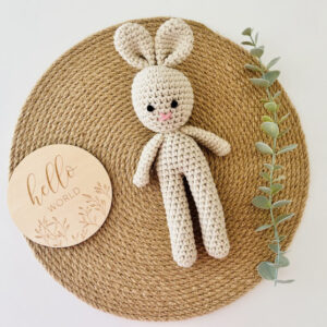 Coelhinho em crochet (decorativo)