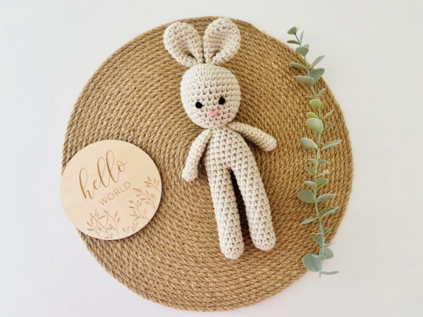 Coelhinho em crochet (decorativo)