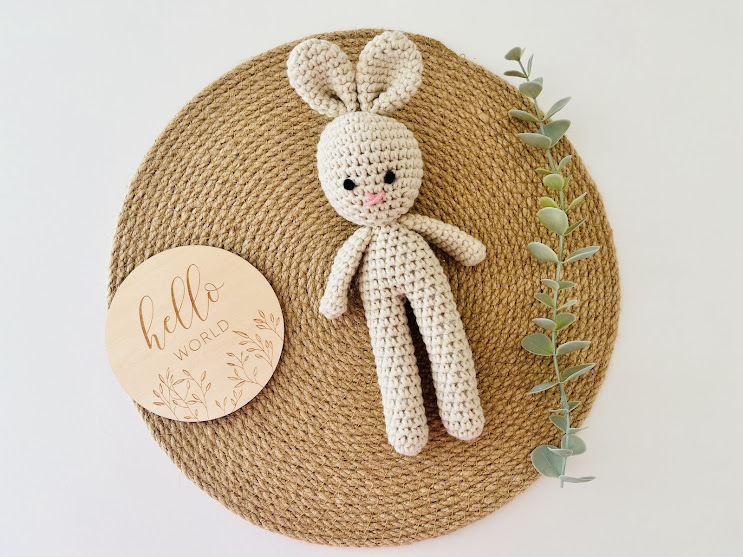 Coelhinho em crochet (decorativo)